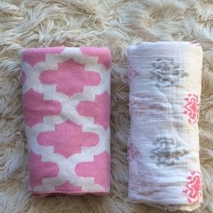 Set of 2: extra large muslin and stroller blanket